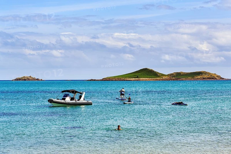 Standup paddling on the coast