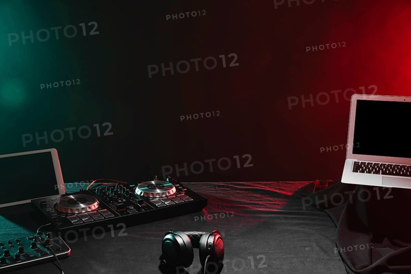 High angle dj electronic devices table