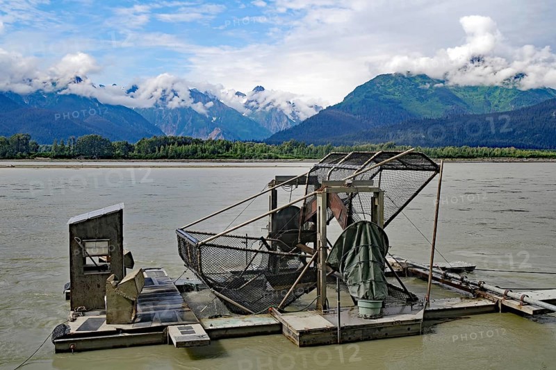 Old fish wheel for salmon fishing