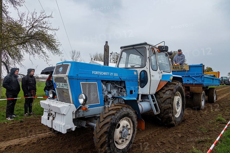 Tractor Pulling