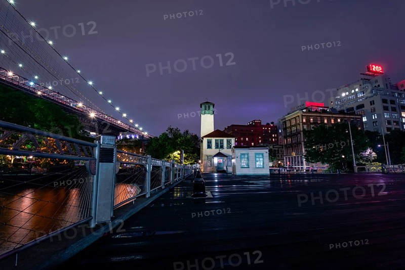 Night views on DUMBO