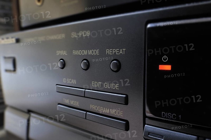 Loss of energy by standby light of cd-player