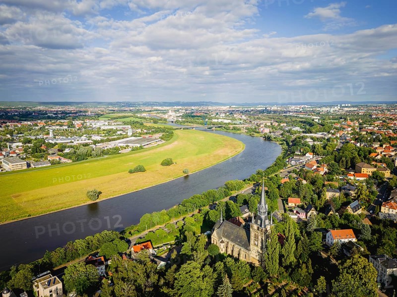 The district of the Briesnitz castle warden comprised 40 villages in the Middle Ages. The Briesnitz church