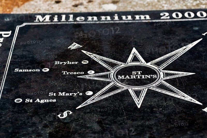 Wind rose on plaque with names and positions of islands