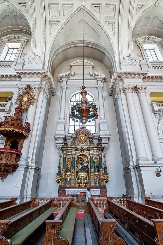 Side altar