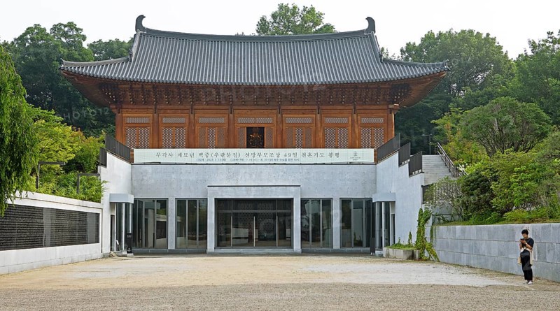 Temple in May 18th Memorial Park