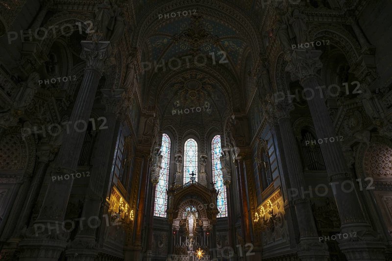 Round apse