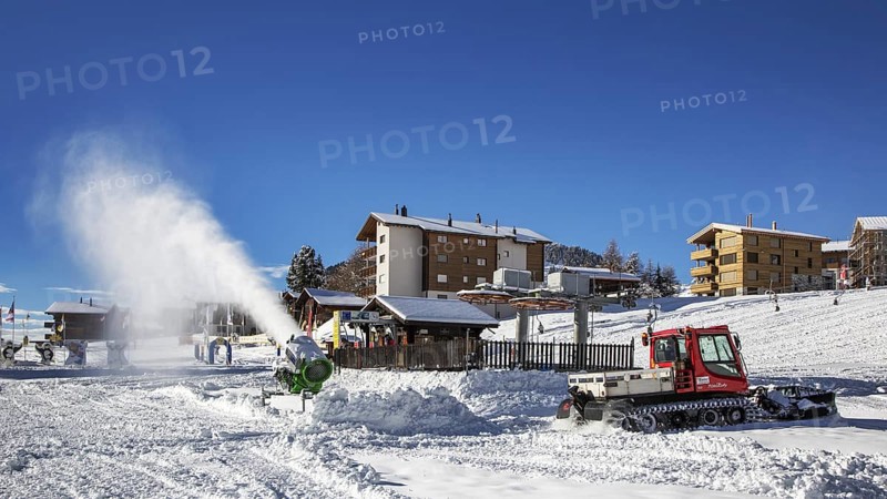 Snow cannon