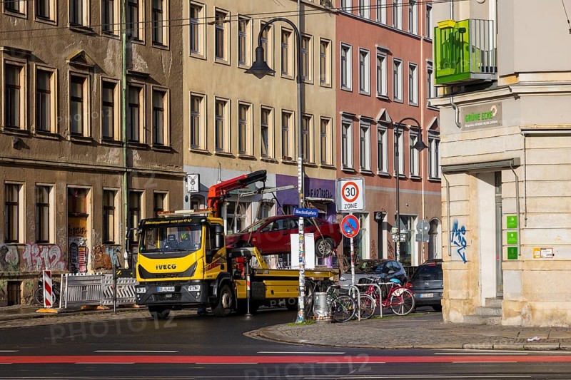 Tow truck at Bischofsplatz. Due to the tense parking situation