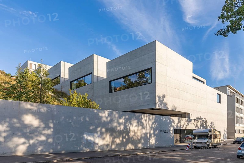 New building John Cranko School in exposed concrete