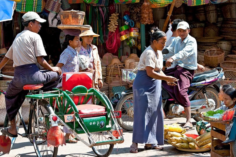 Market in Toungoo