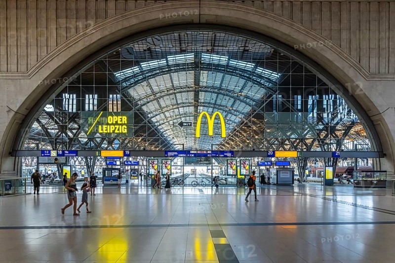 Promenades in the station building of Leipzig Central Station. Over 140 shops