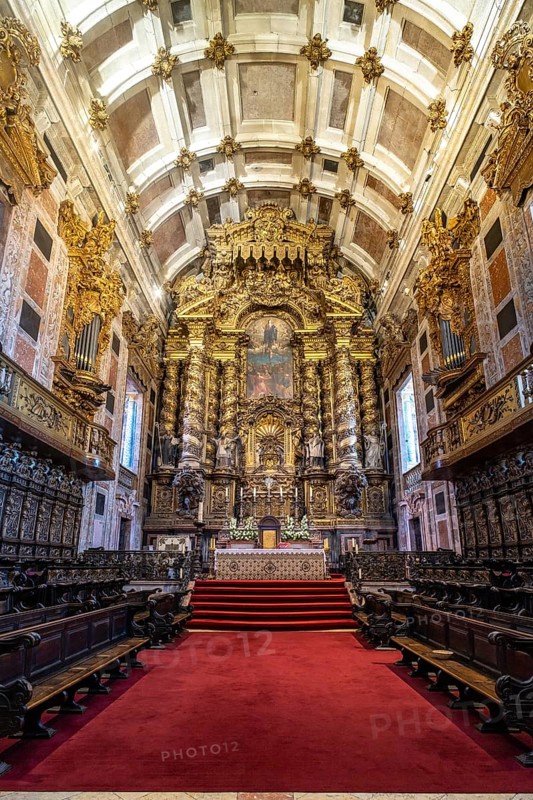 Altar and choir of the Se do Porto Cathedral