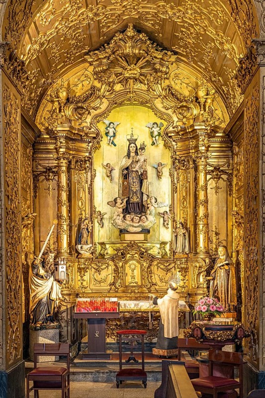 Side altar of the church Igreja do Carmo