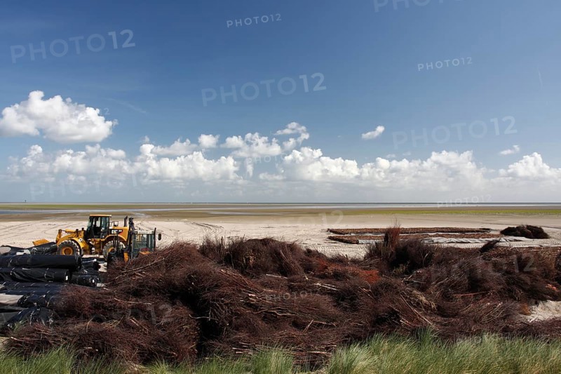 Construction measures on the uninhabited island of Minsener Oog in zone 1 in the Lower Saxony Wadden Sea National Park