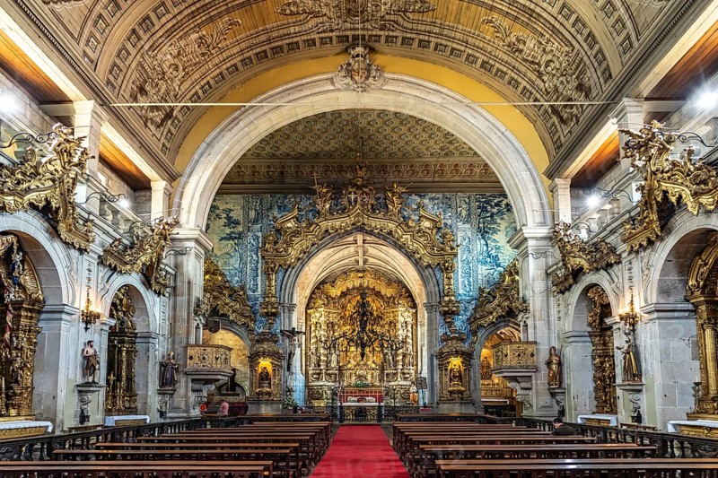 Interior of the church Igreja de Sao Francisco