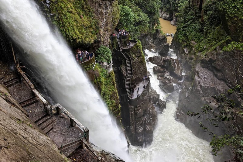 Pailon del Diablo Waterfall