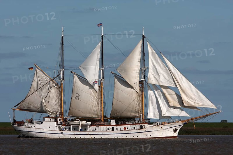 Three-masted gaff schooner on the Weser