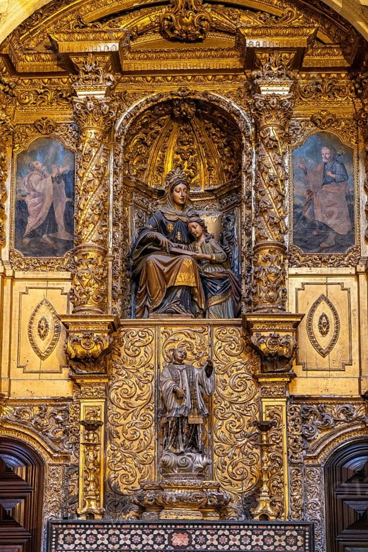 Altar detail in the Se do Porto Cathedral