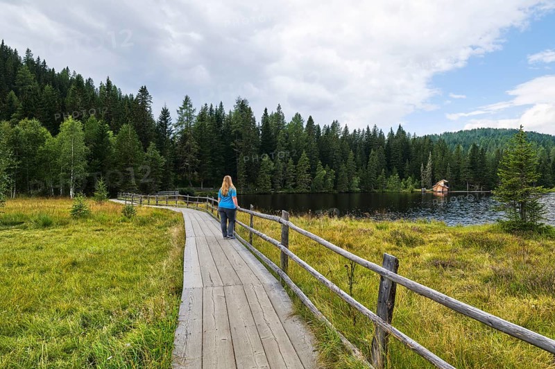 Woman looking at the Prebersee