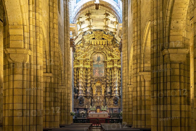 Interior and altar of the Se do Porto Cathedral