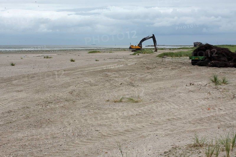 Construction measures on the uninhabited island of Minsener Oog in zone 1 in the Lower Saxony Wadden Sea National Park