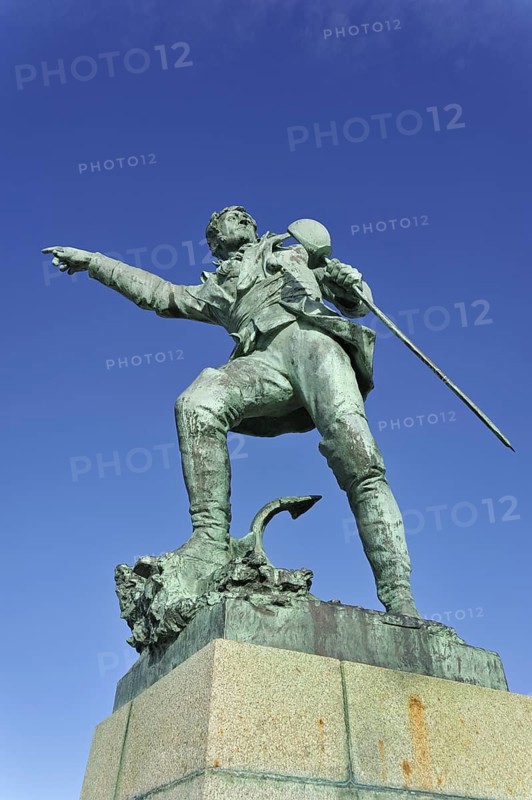 Statue of the French corsair Robert Surcouf by Alfred Caravaniez at Saint-Malo