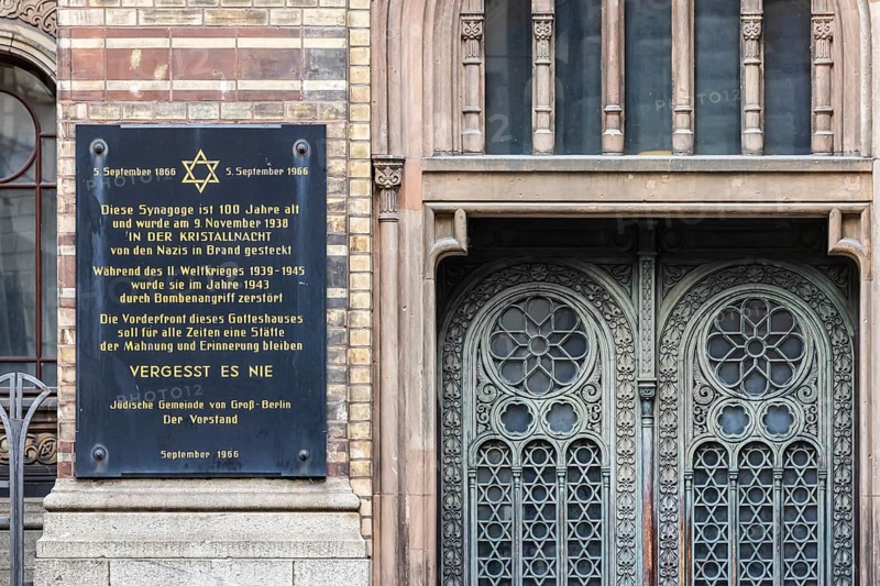 New synagogue on Oranienburger Strasse from 1866