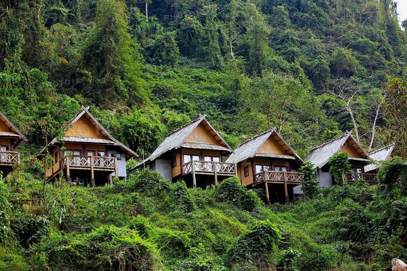Nong Kiho River Side Bungalow Resort for Tourists Jungle