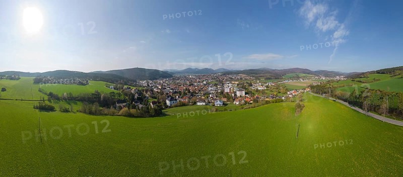 Drone shot over the Kremesberg to the town
