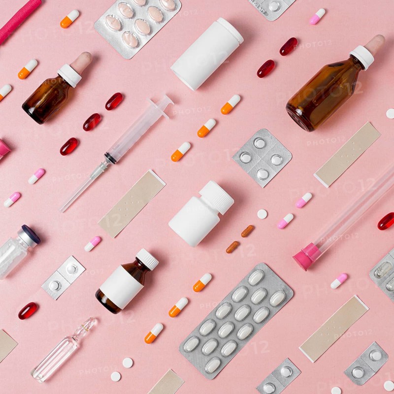 Flat lay composition medical elements