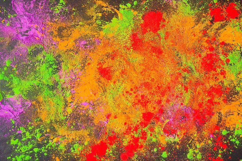 Scattered painted powder table