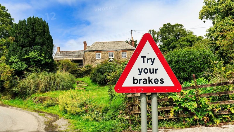 Roadside traffic sign