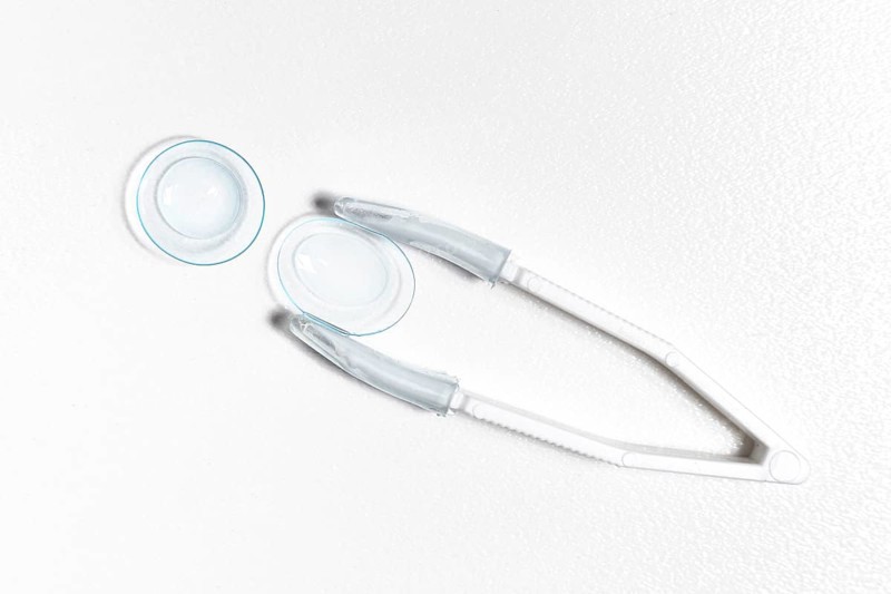 Top view transparent contact lenses with tweezers