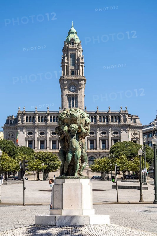 Sculpture Abundancia Os Meninos and the Pacos de Concelho City Hall in Porto