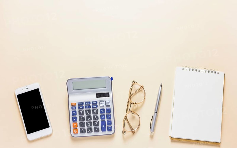 Calculator with smartphone table