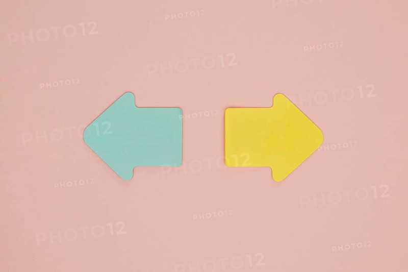 Cute blue yellow pointing arrows