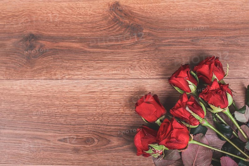 Roses wooden table