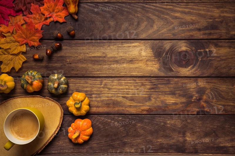 Autumn arrangement with leaves hot beverage