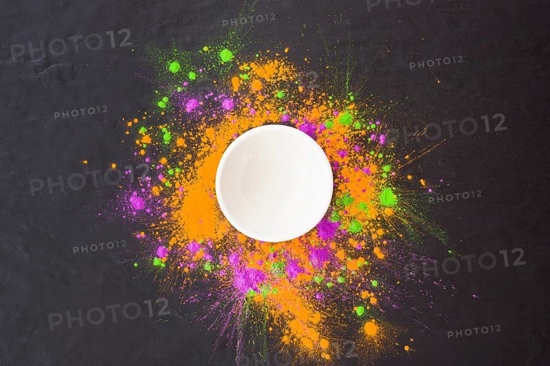 Plate with colourful powder table