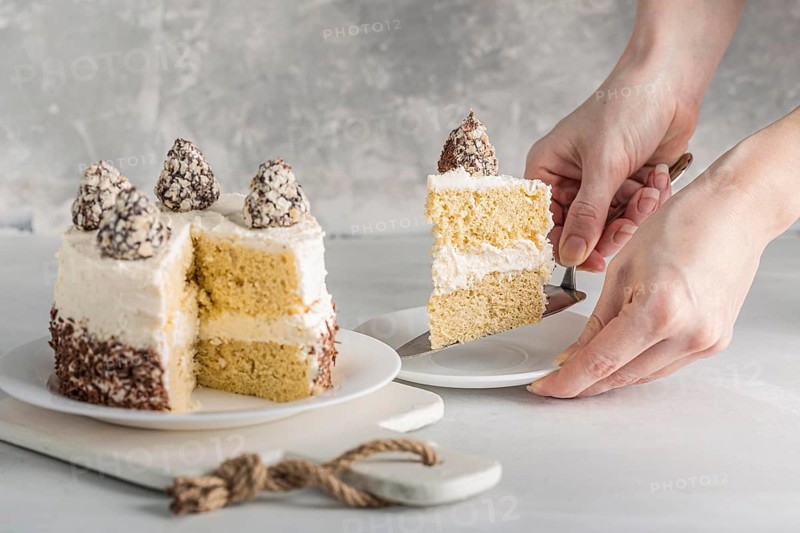 Front view delicious cake concept_2