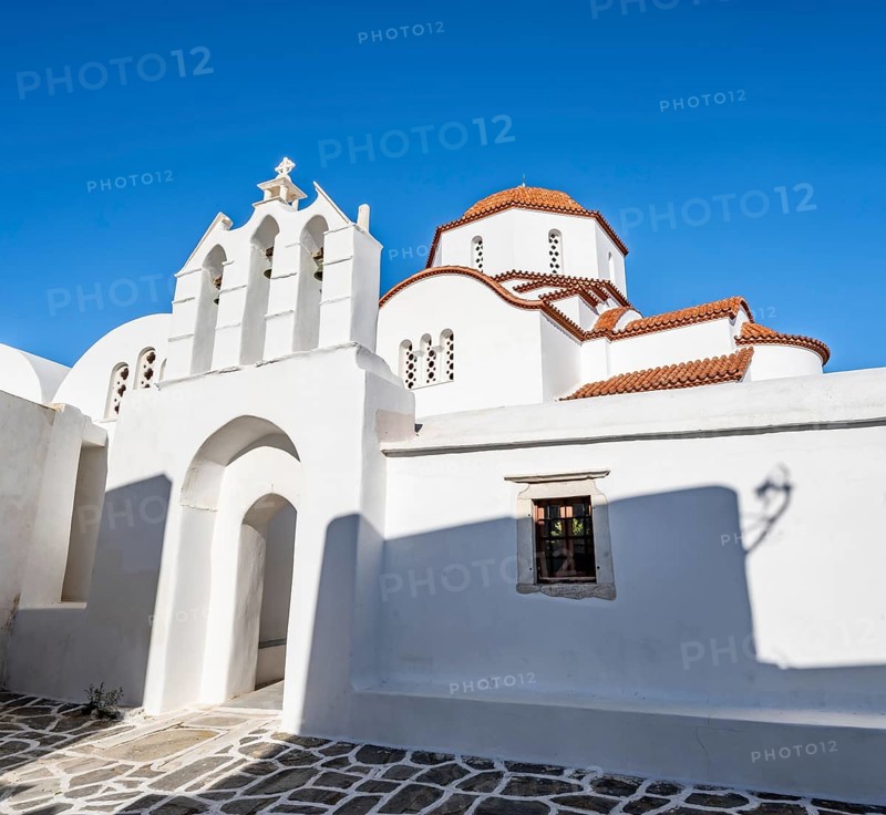 Chapel of Agios Antonios and Greek Orthodox Church of Metamorfosi Sotiros