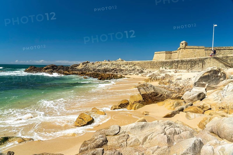 Praia da Senhora da Guia beach and Fort Forte de Sao Jao Baptista