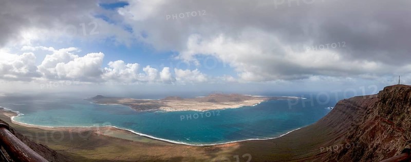 View from Mirador del Rio to Isla Graciosa