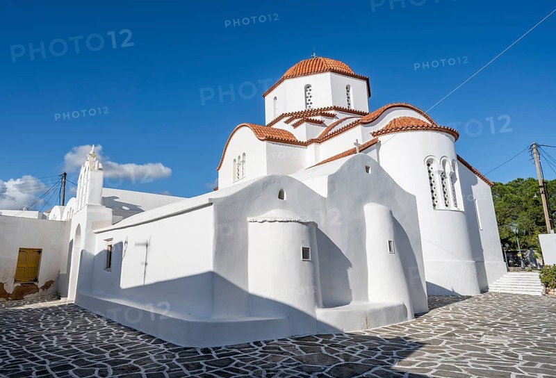 Chapel of Agios Antonios and Greek Orthodox Church of Metamorfosi Sotiros