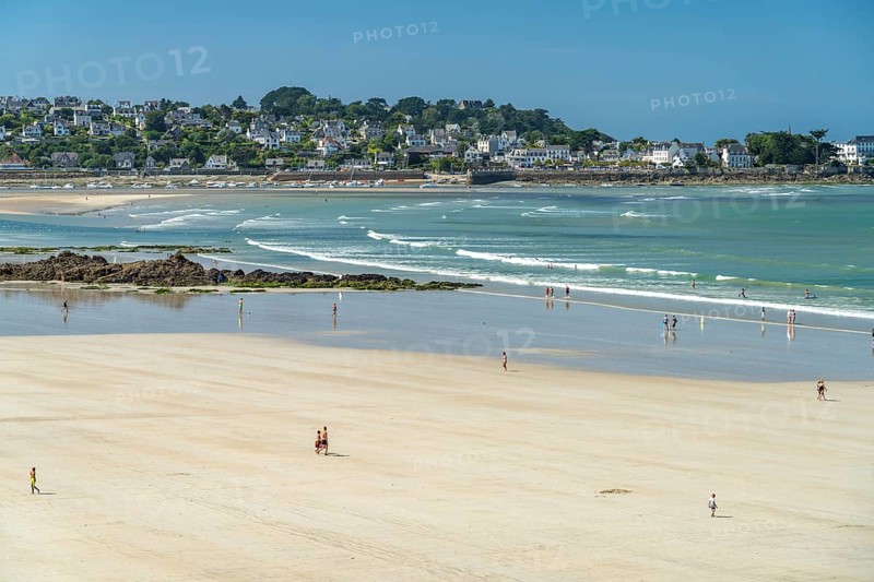 The Plage des cures beach in Plestin-les-Greves