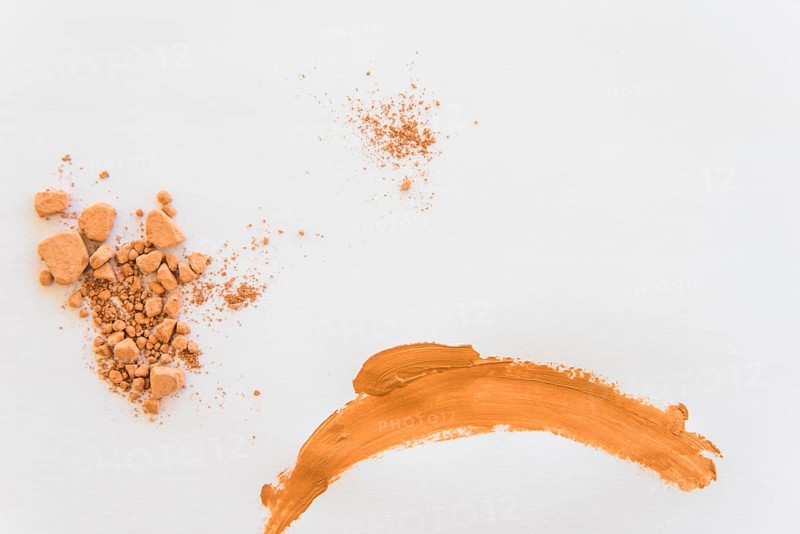 Crush compact powder white background