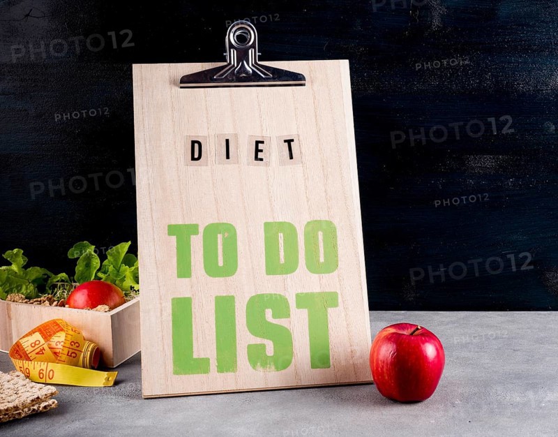 Diet list with apple table