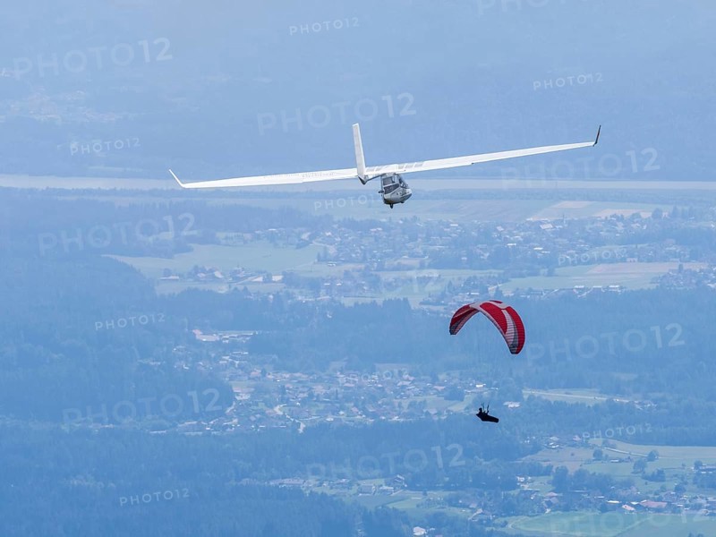 Paraglider and glider