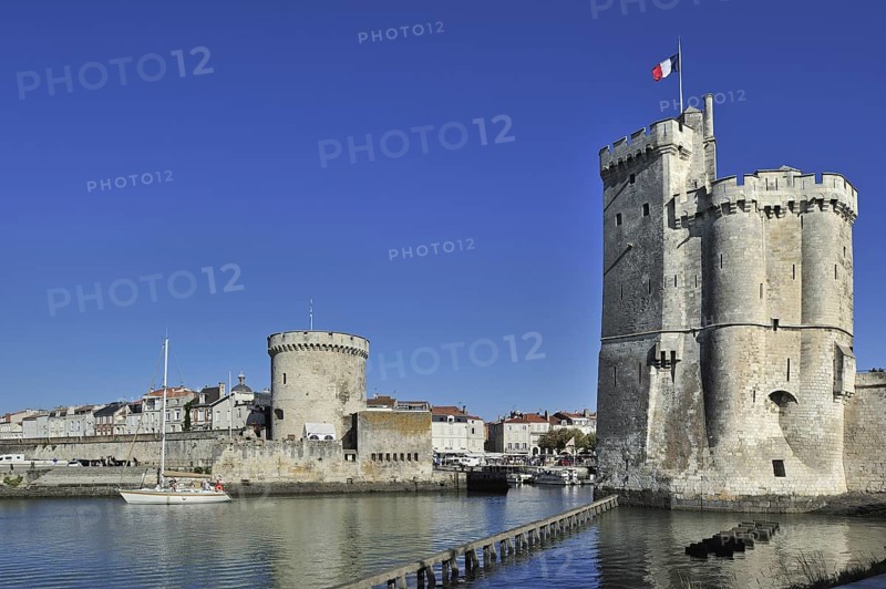 The medieval towers tour de la Chaine and tour Saint-Nicolas in the old harbour